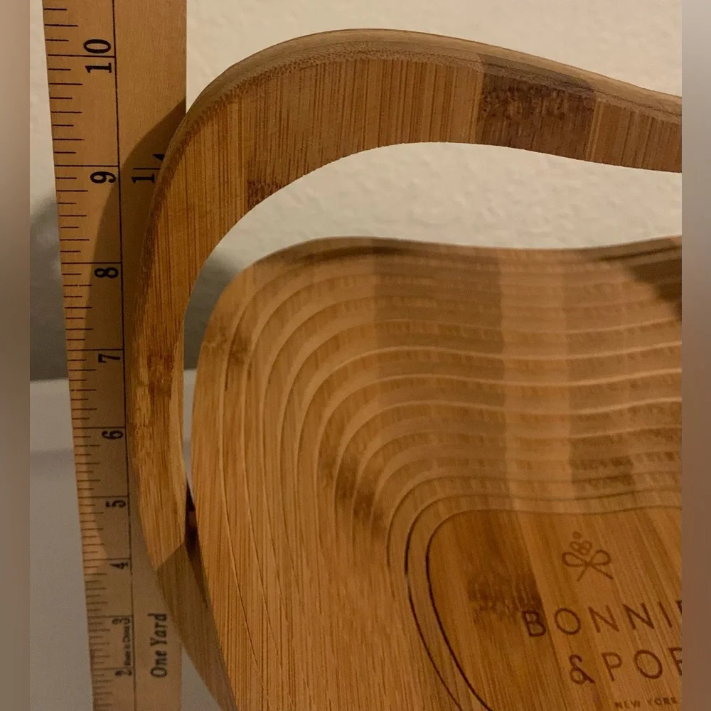 Bonnie & Pop New York Expandable & Collapsible Wooden Apple Fruit Basket
